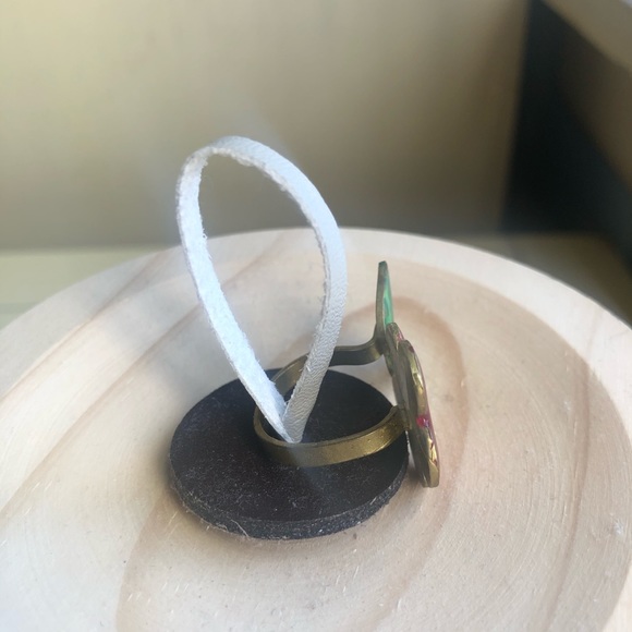 Flower ring - Picture 2 of 3